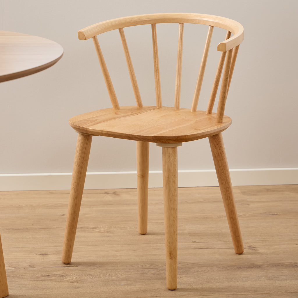 Nagano Round Dining Table in Oak 120cm includes 4 Ida Dining Chairs in Oak