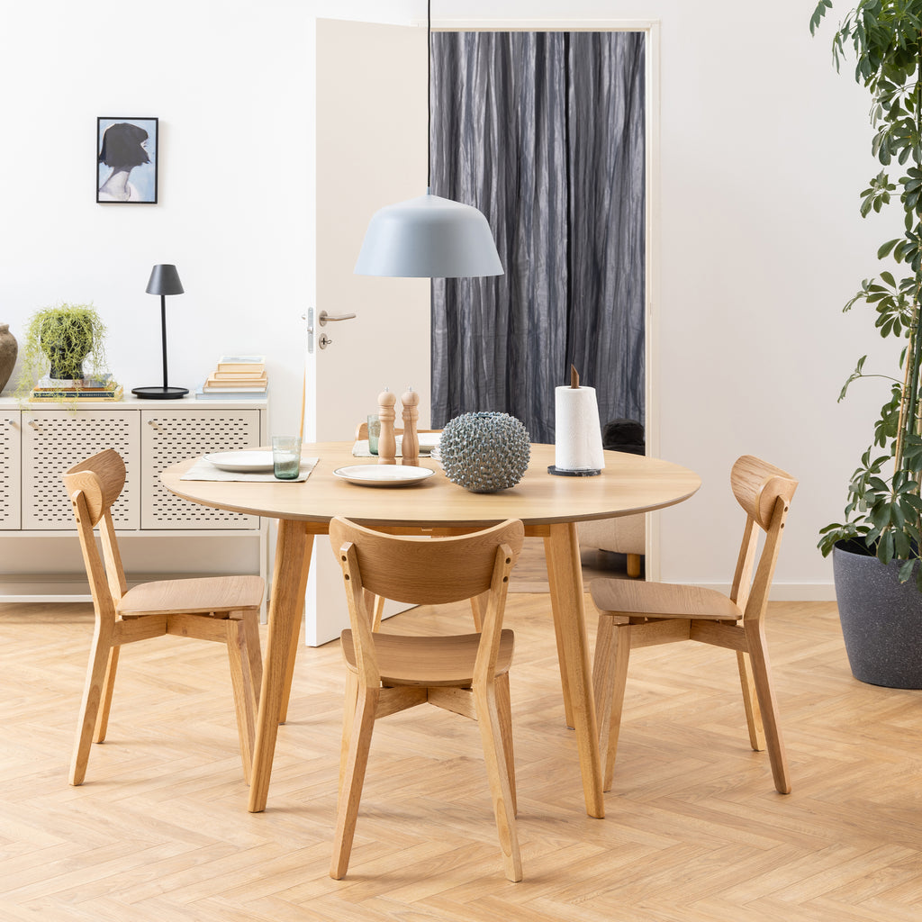 Roxby Round Dining Table in Oak 140cm