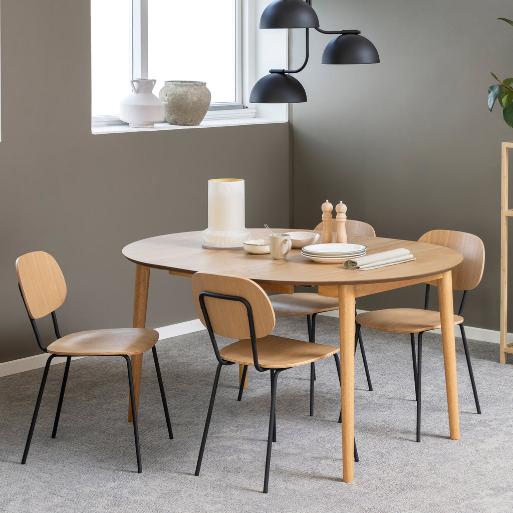 Montreux Round Extending Dining Table in Oak 154-115cm