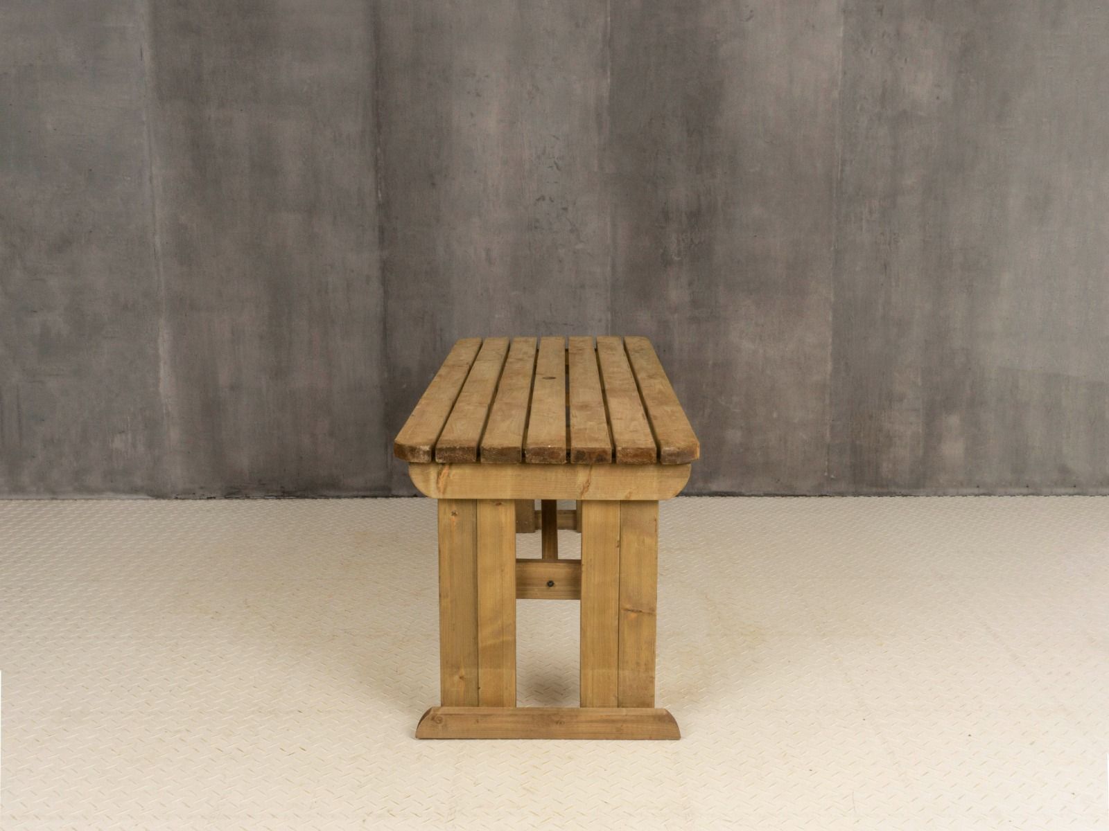 Hollies Rounded Wooden Garden Table, Outdoor Picnic Dining Desk - Rustic Finish