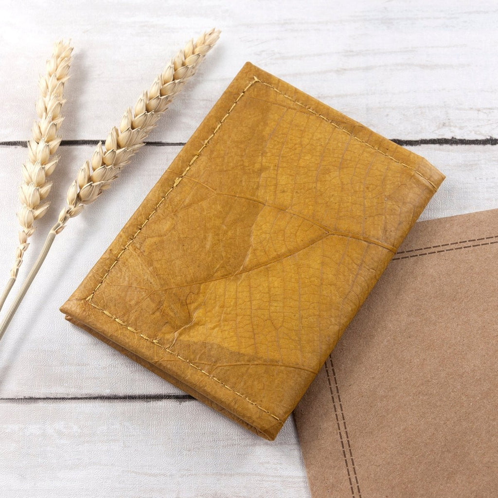 Leaf Leather Folding Card Holder