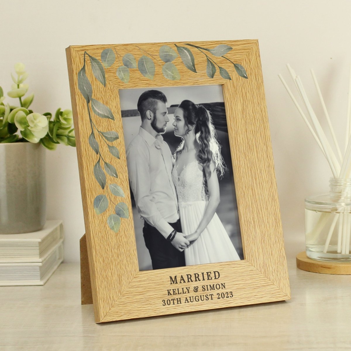 Personalised Botanical 6x4 Inch Oak Finish Photo Frame