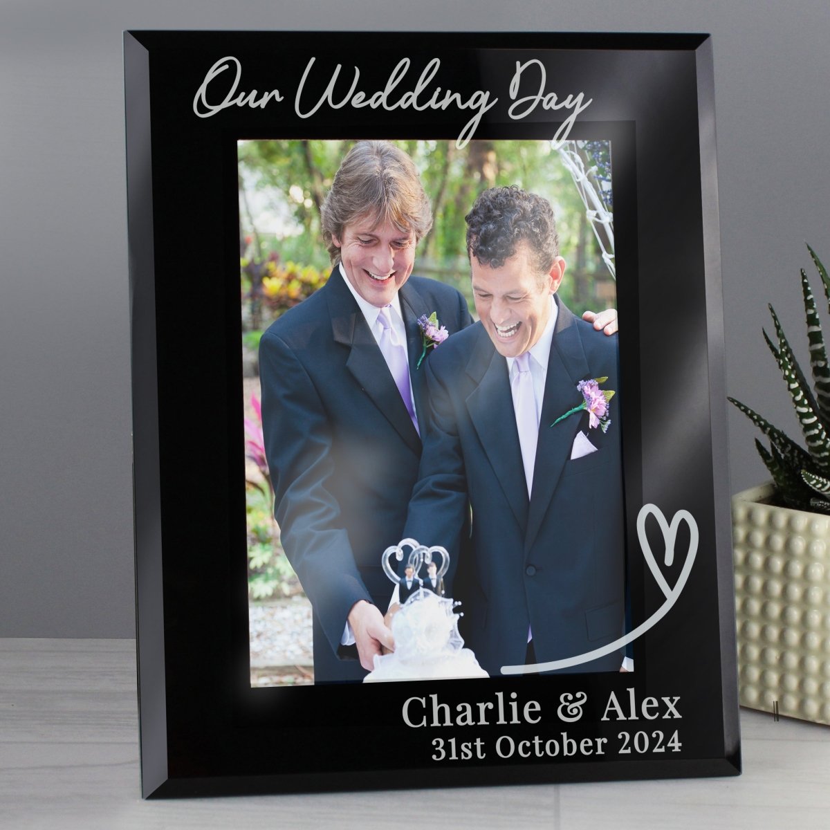 Personalised Heart Black Glass 7x5 Inch Photo Frame