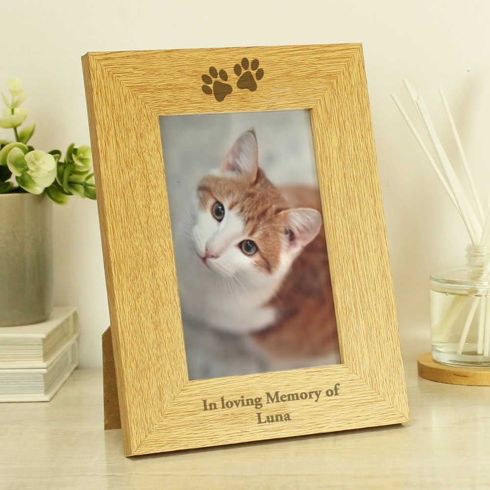 Personalised Oak Finish 6x4 Inch Paw Prints Photo Frame