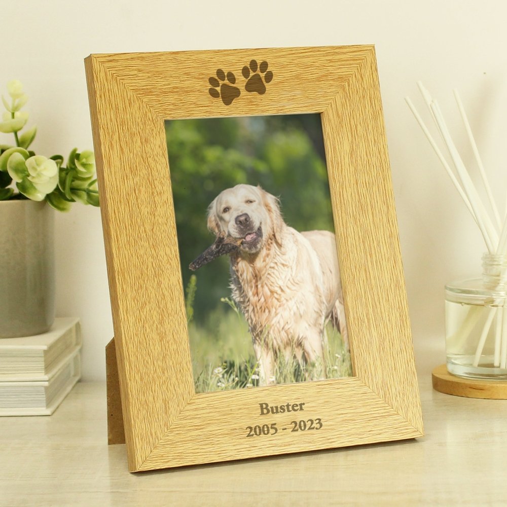 Personalised Oak Finish 6x4 Inch Paw Prints Photo Frame