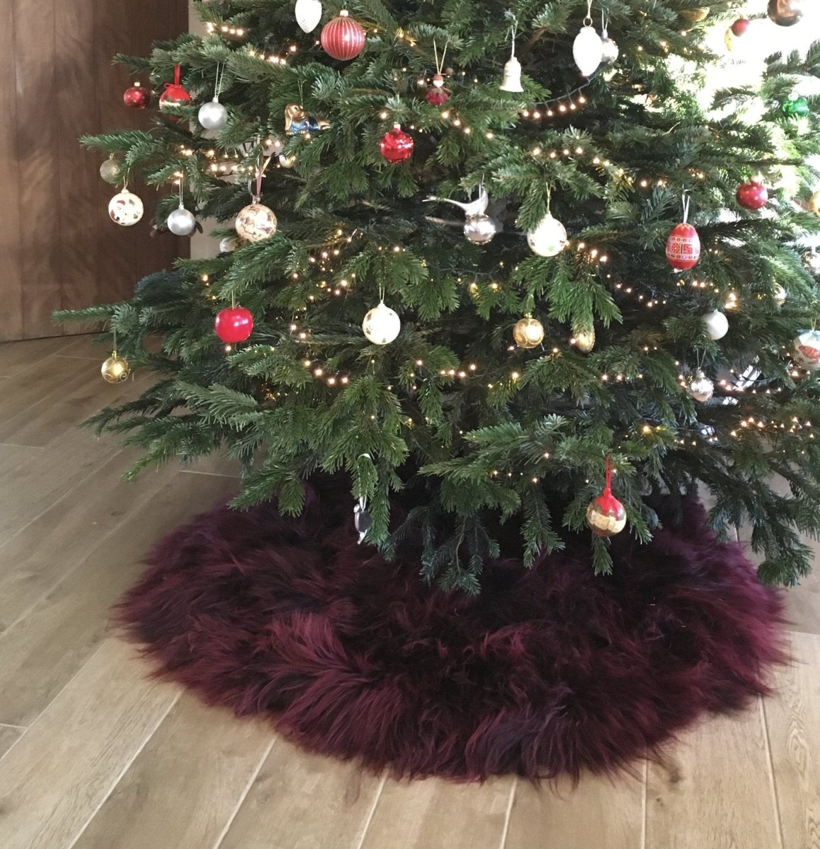 Ultimate Christmas Tree Skirt | Icelandic Sheepskin Burgundy